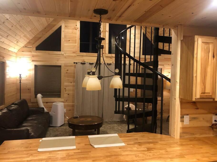 Cozy 1 Bedroom Cabin In The Heart Of Jonesborough מראה חיצוני תמונה